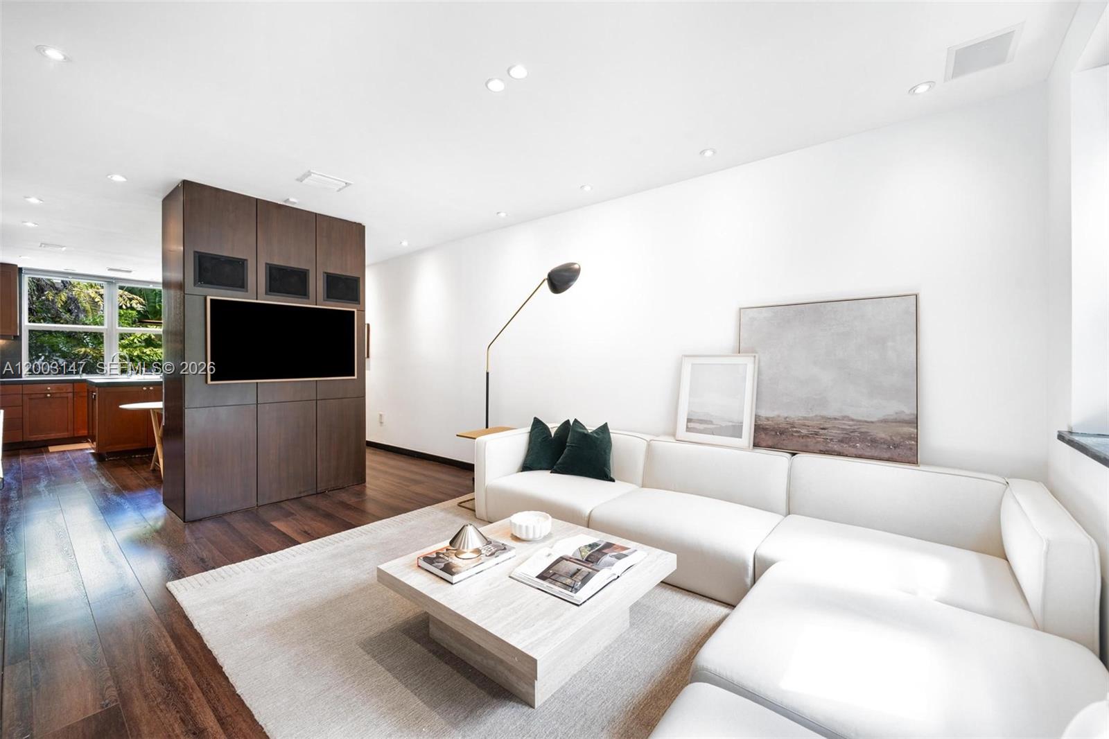 FRENCH VILLAGE IN THE GRO - Residential