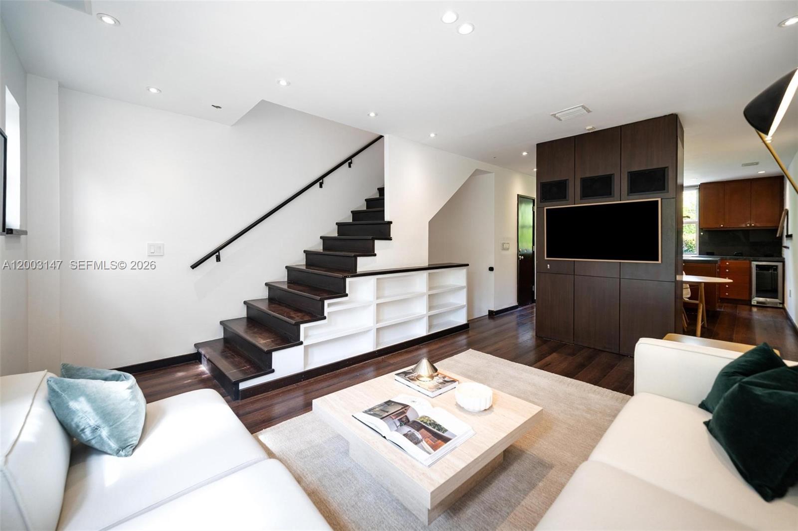 FRENCH VILLAGE IN THE GRO - Residential