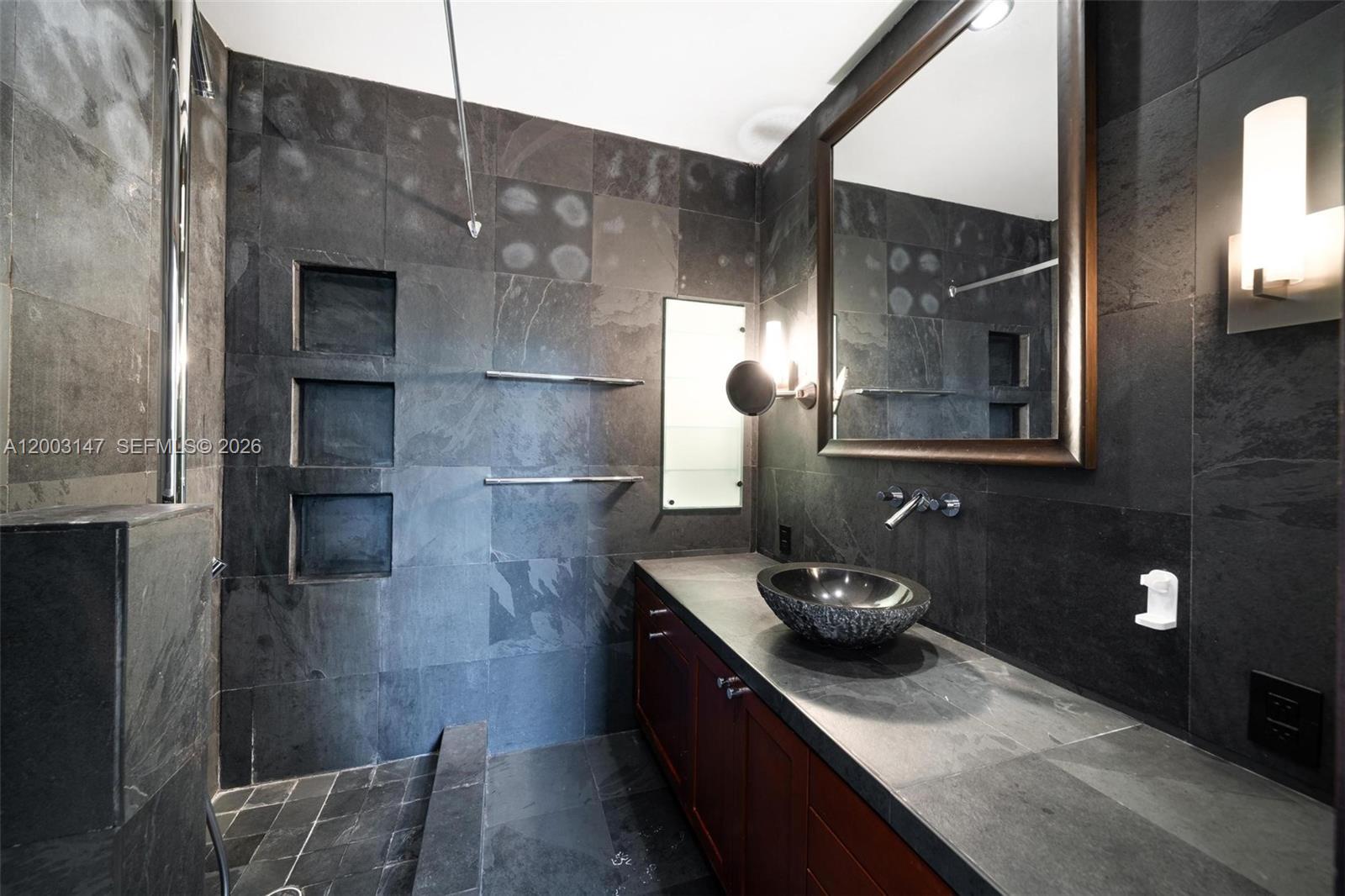 FRENCH VILLAGE IN THE GRO - Residential