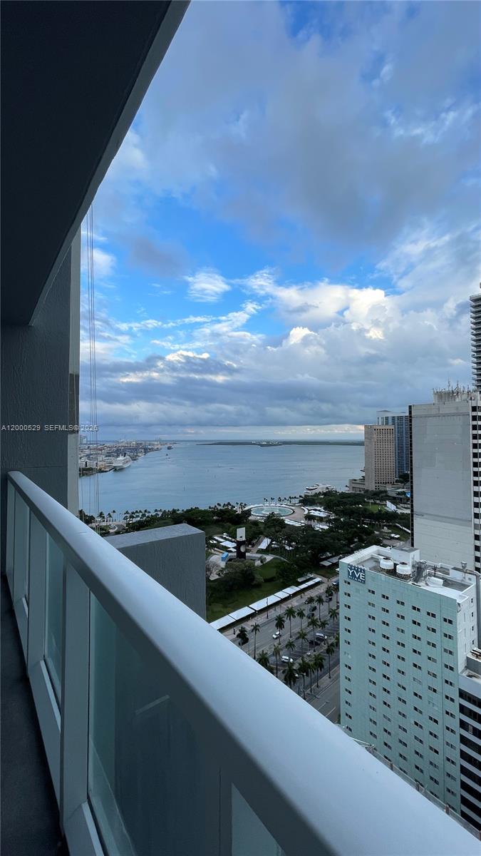 244 Biscayne Blvd 2907