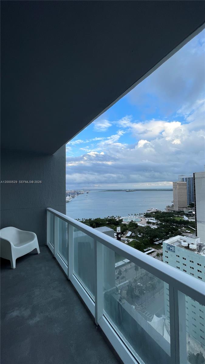 244 Biscayne Blvd 2907