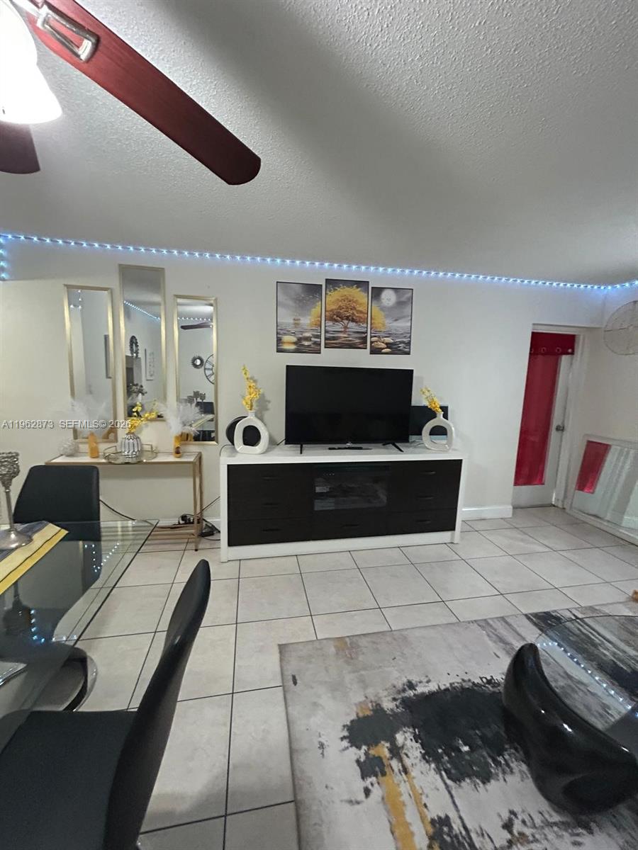 HERITAGE CIRCLE CONDO - Residential