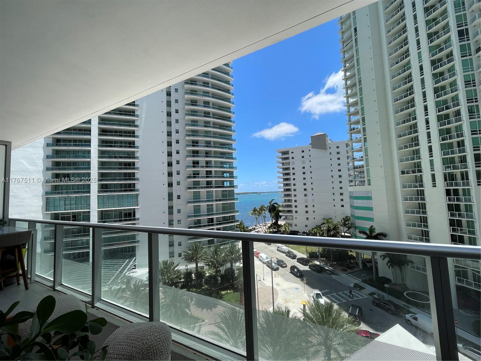 1300 Brickell Bay Dr 806