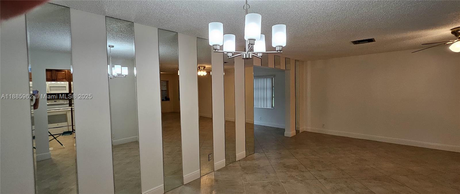 DELRAY VILLAS 4 - Residential