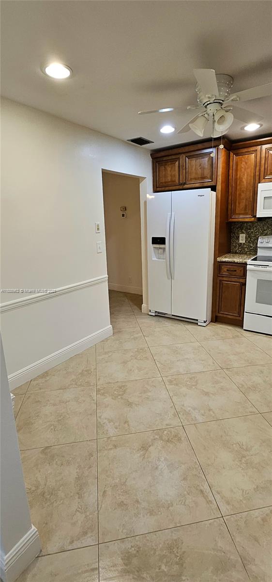 DELRAY VILLAS 4 - Residential