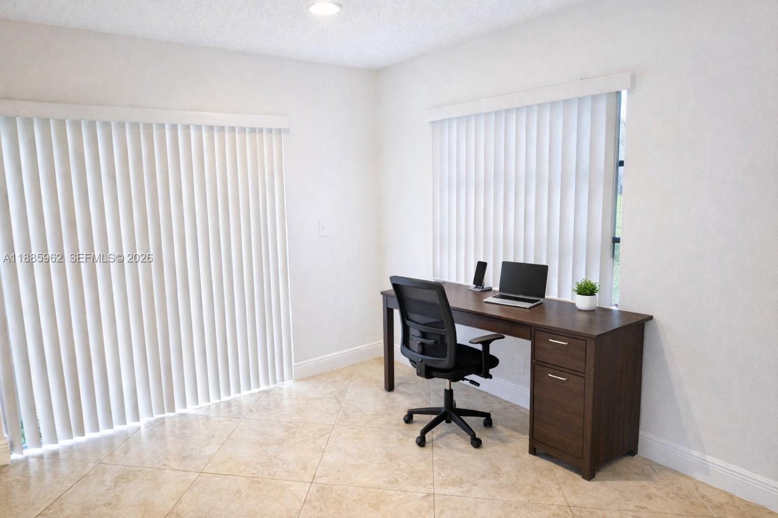 DELRAY VILLAS 4 - Residential