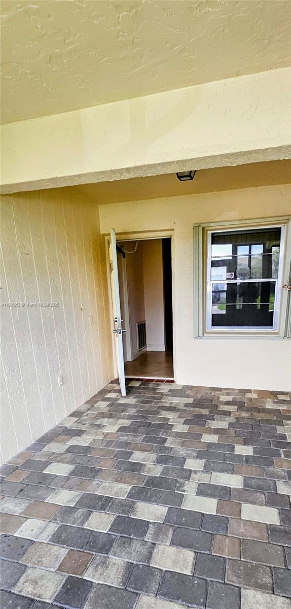 DELRAY VILLAS 4 - Residential