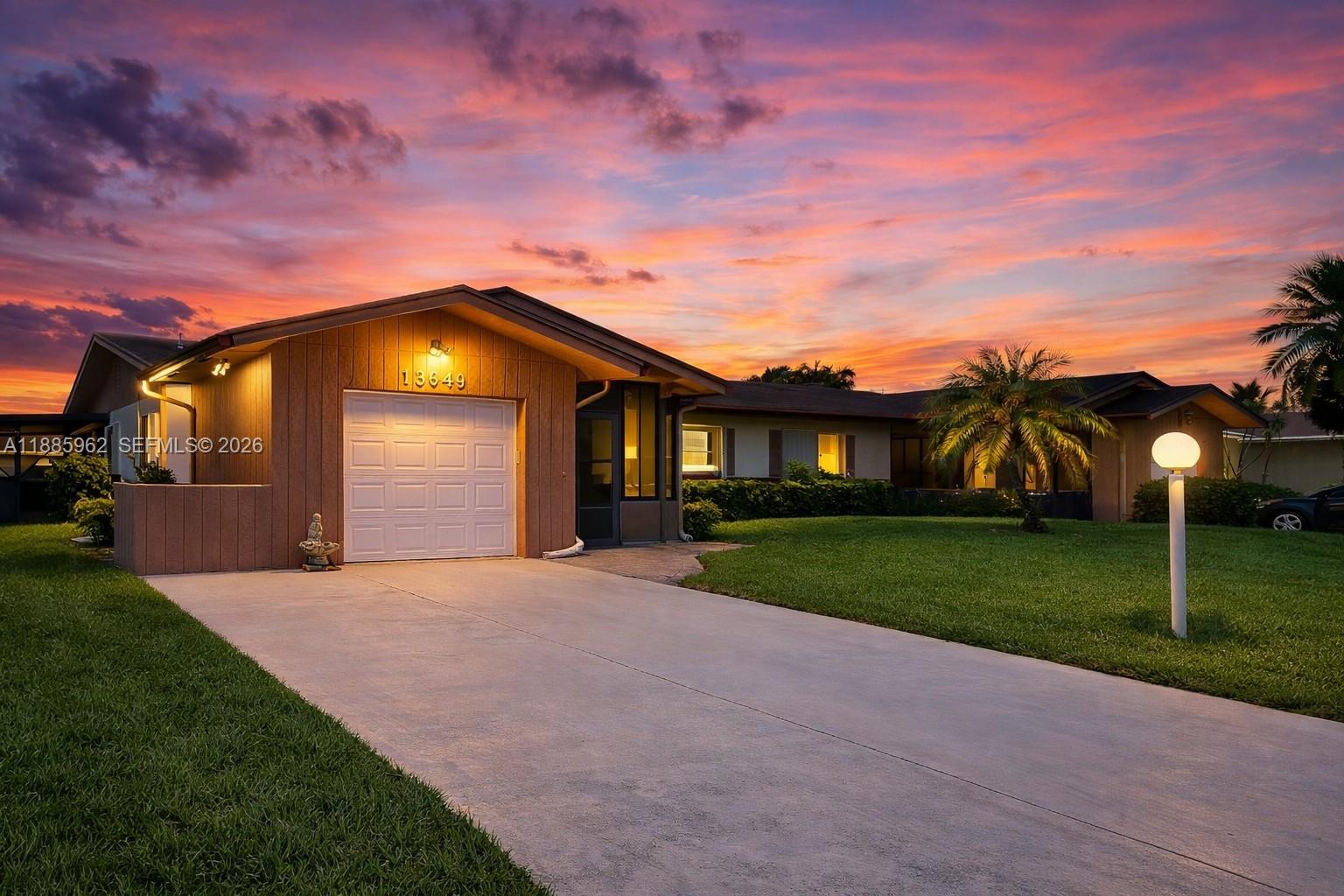 DELRAY VILLAS 4 - Residential