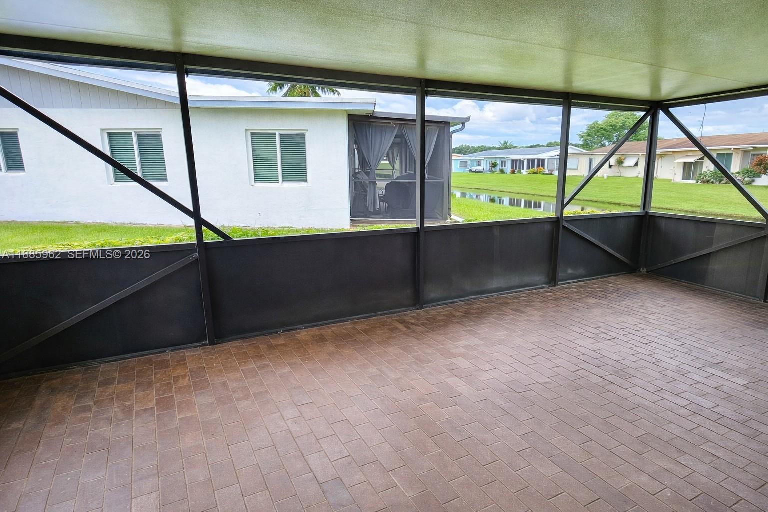 DELRAY VILLAS 4 - Residential