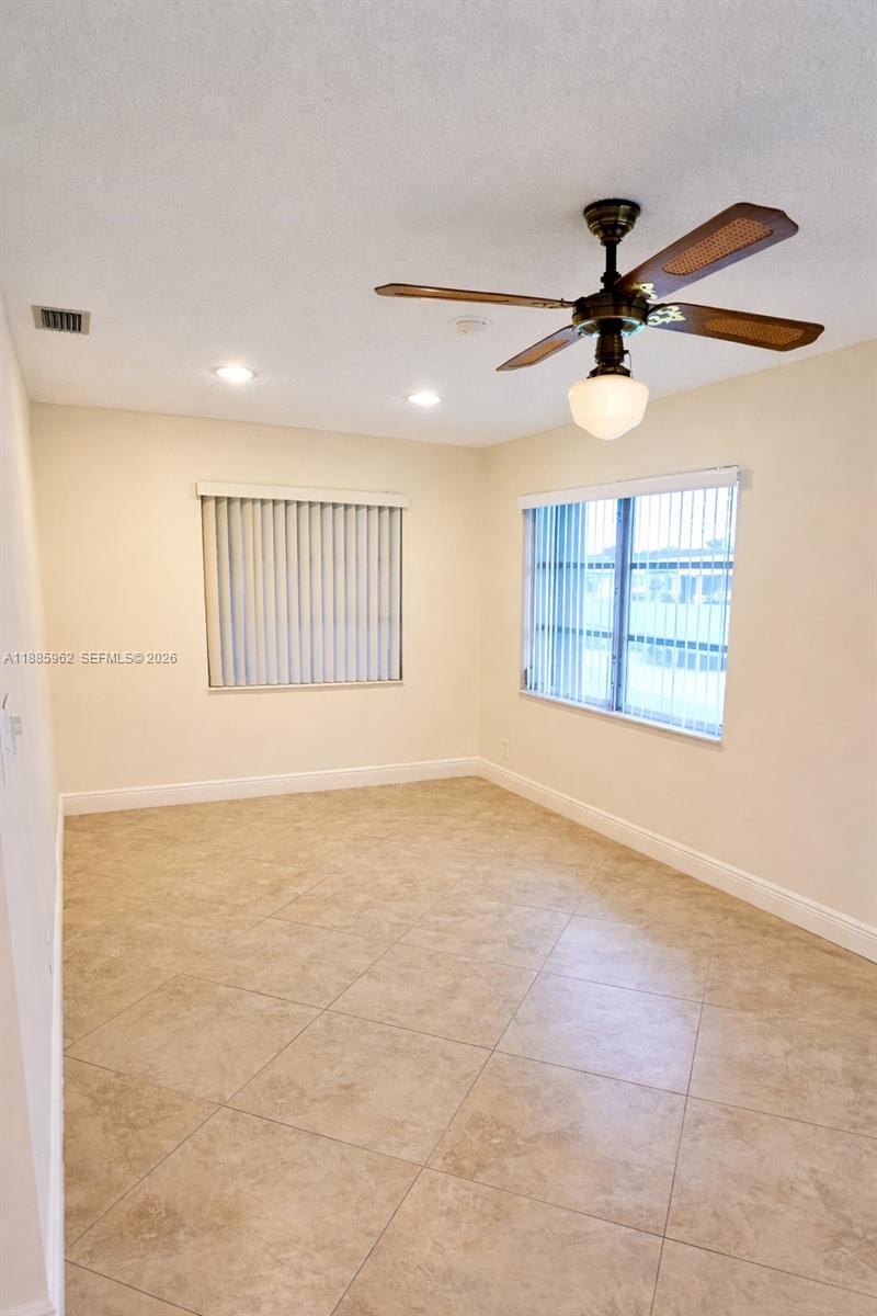 DELRAY VILLAS 4 - Residential