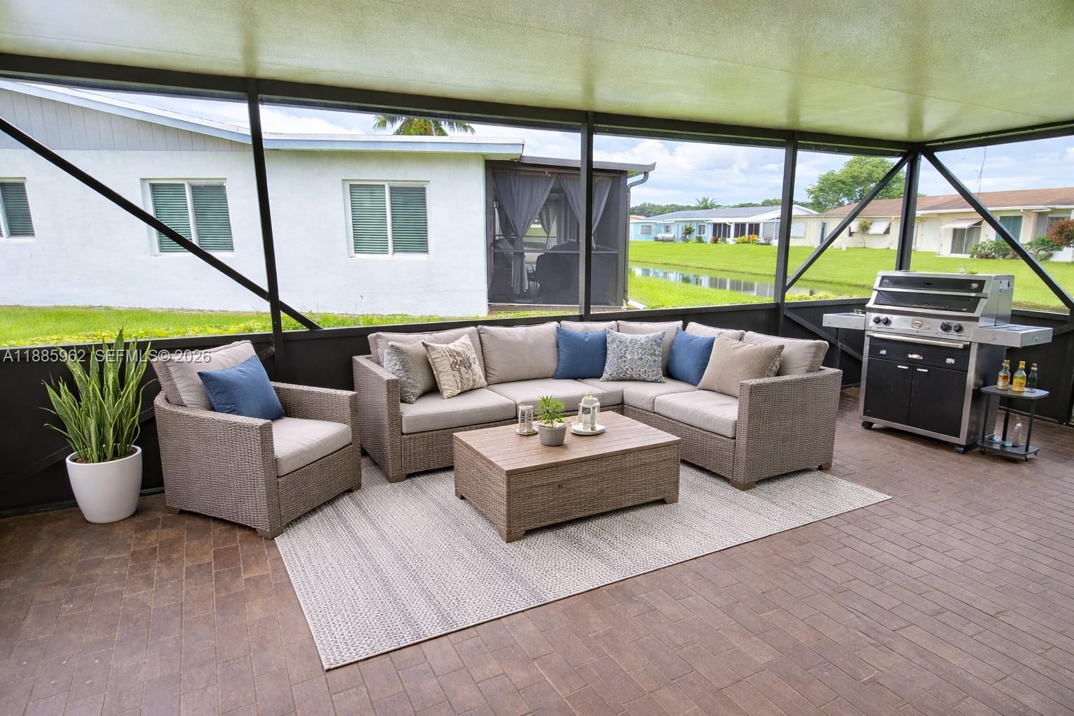 DELRAY VILLAS 4 - Residential