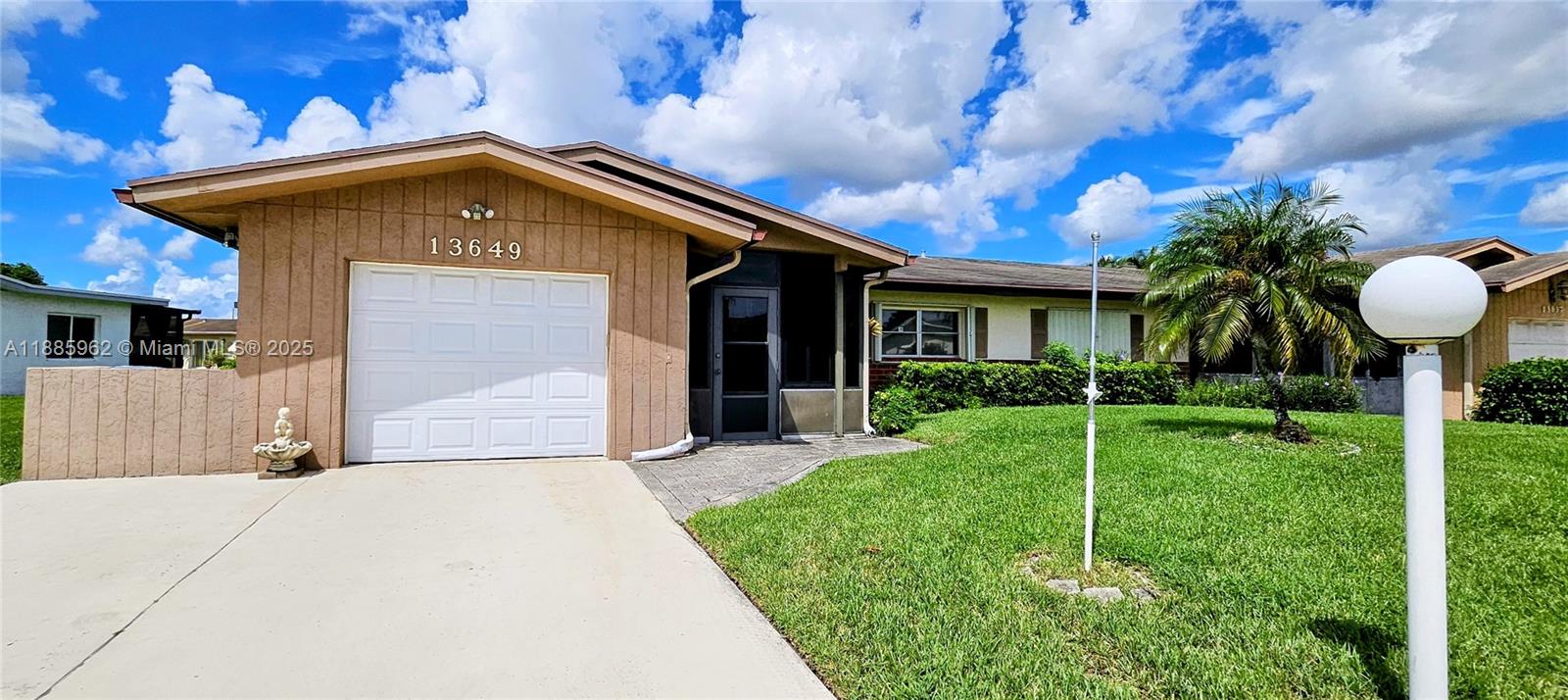 DELRAY VILLAS 4 - Residential