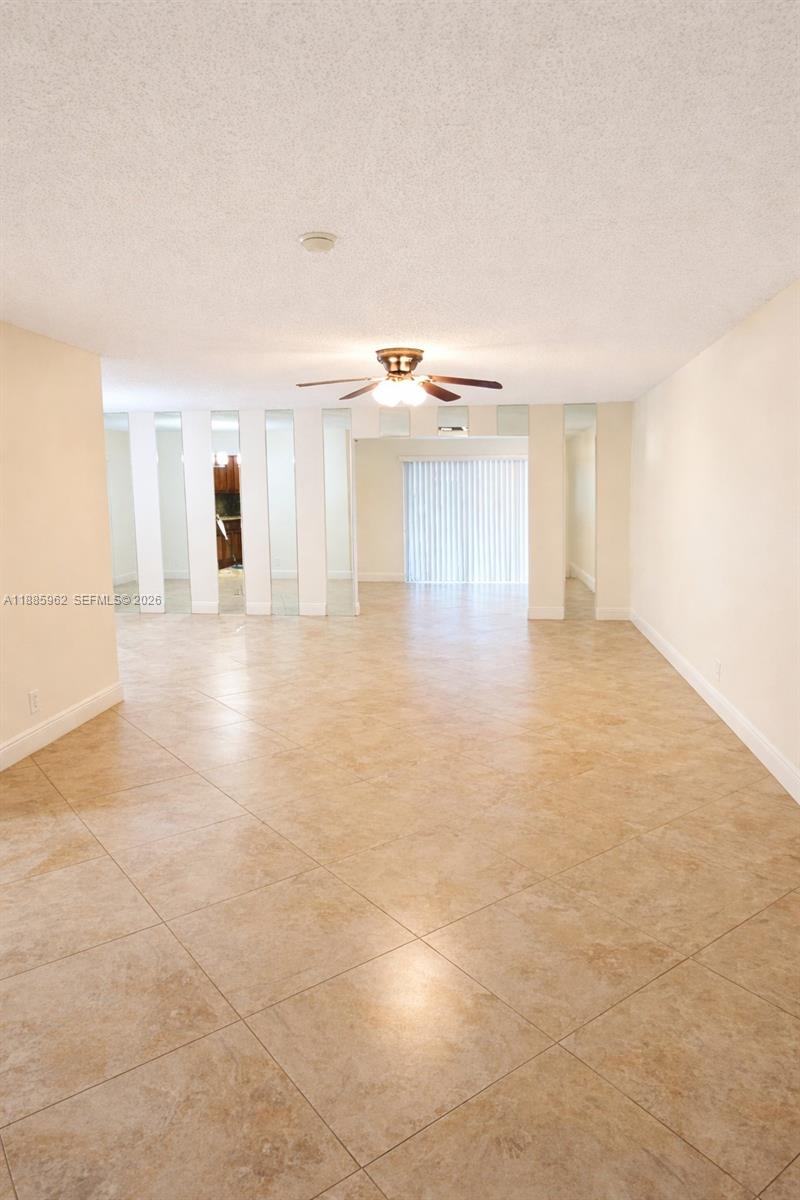 DELRAY VILLAS 4 - Residential