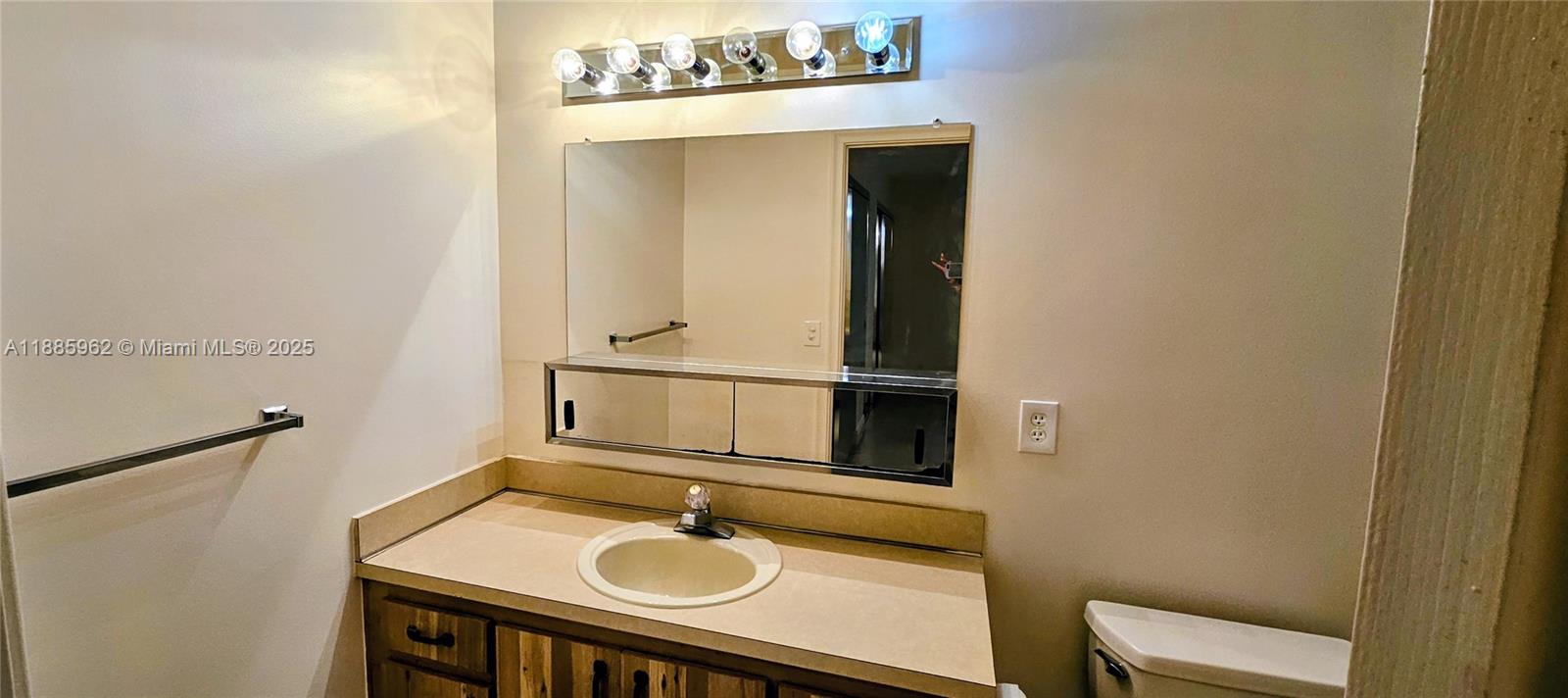 DELRAY VILLAS 4 - Residential