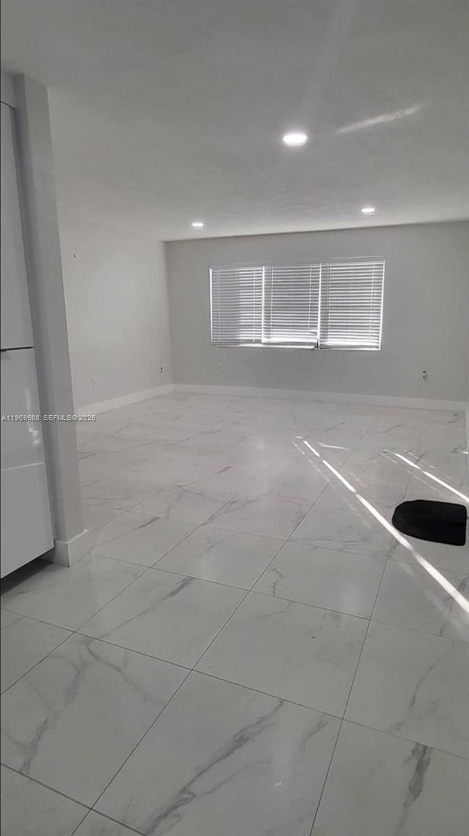 LAKEVIEW GARDENS CONDO - Residential