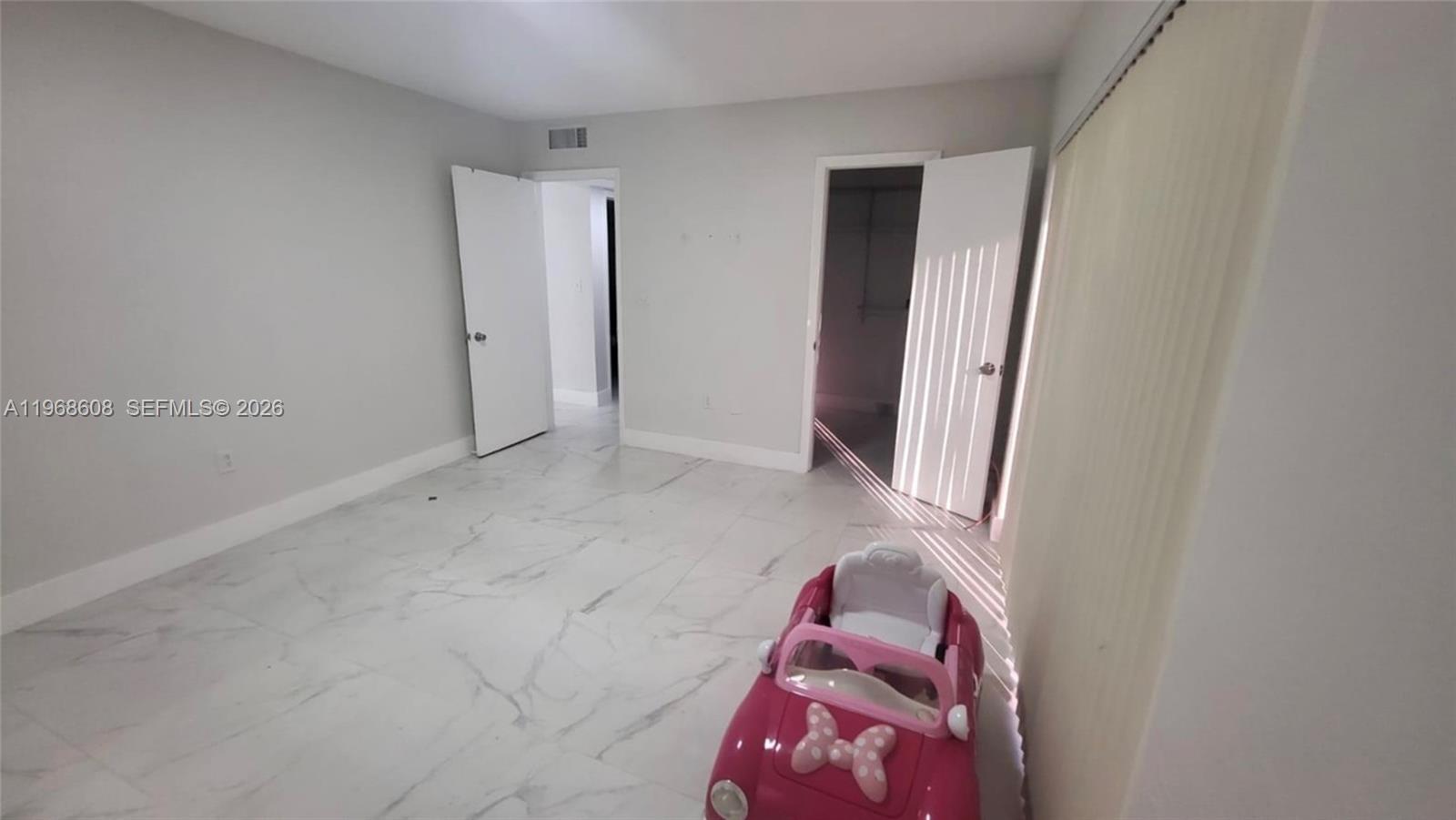 LAKEVIEW GARDENS CONDO - Residential