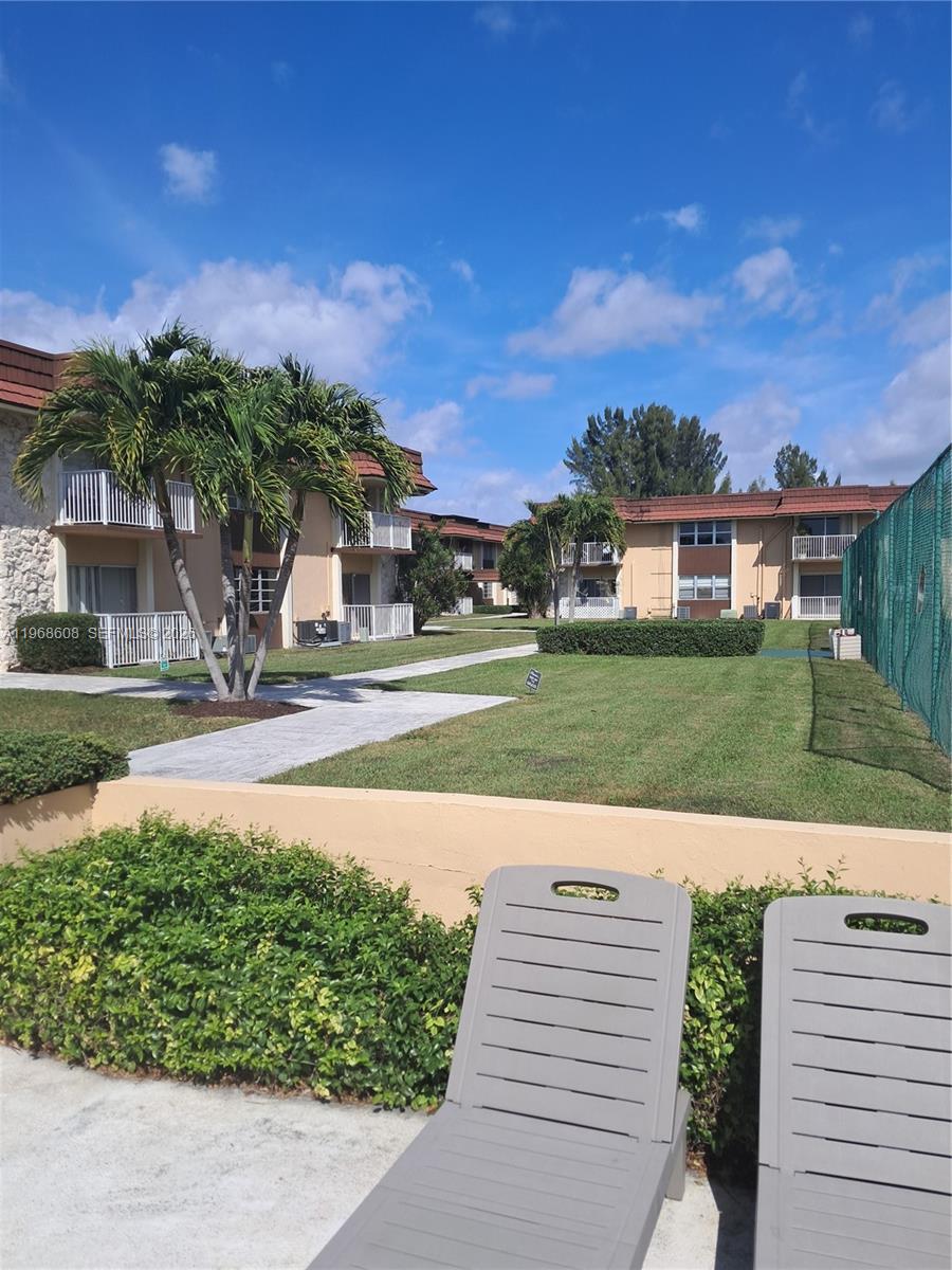 LAKEVIEW GARDENS CONDO - Residential