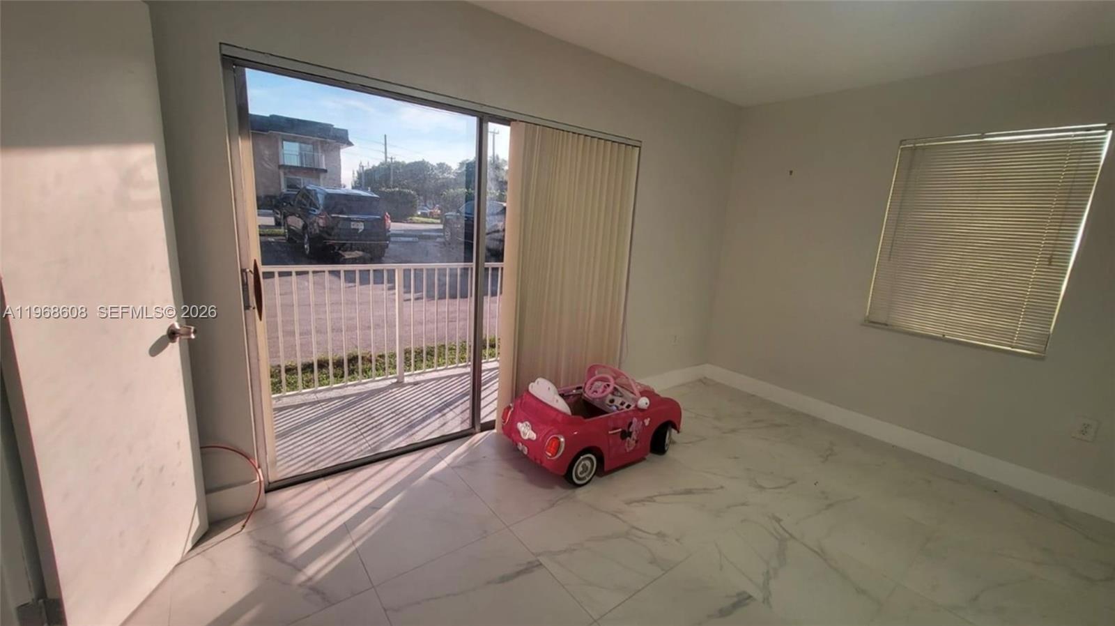 LAKEVIEW GARDENS CONDO - Residential