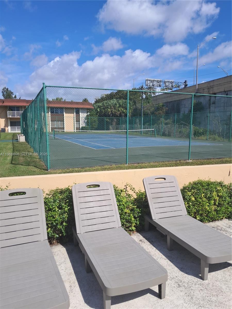 LAKEVIEW GARDENS CONDO - Residential