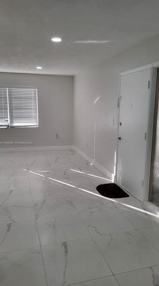 LAKEVIEW GARDENS CONDO - Residential