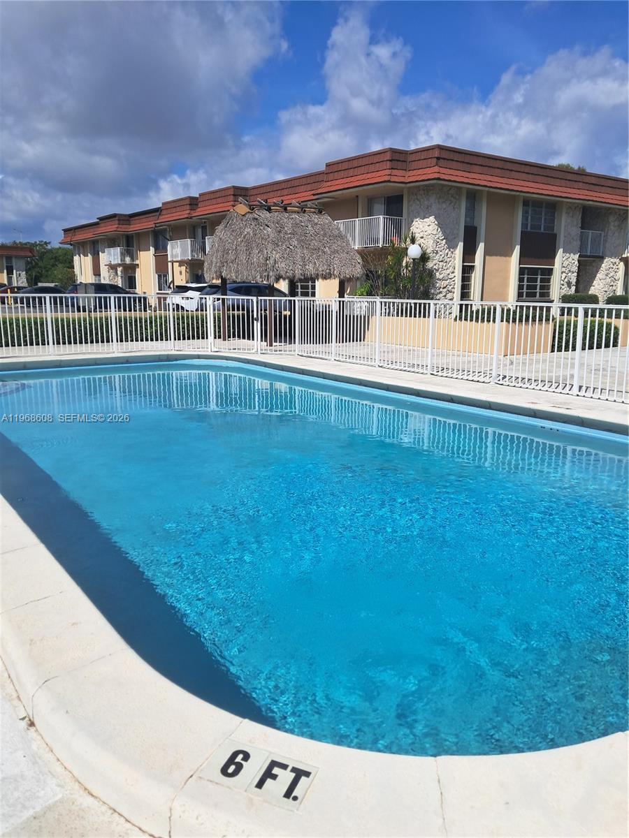 LAKEVIEW GARDENS CONDO - Residential