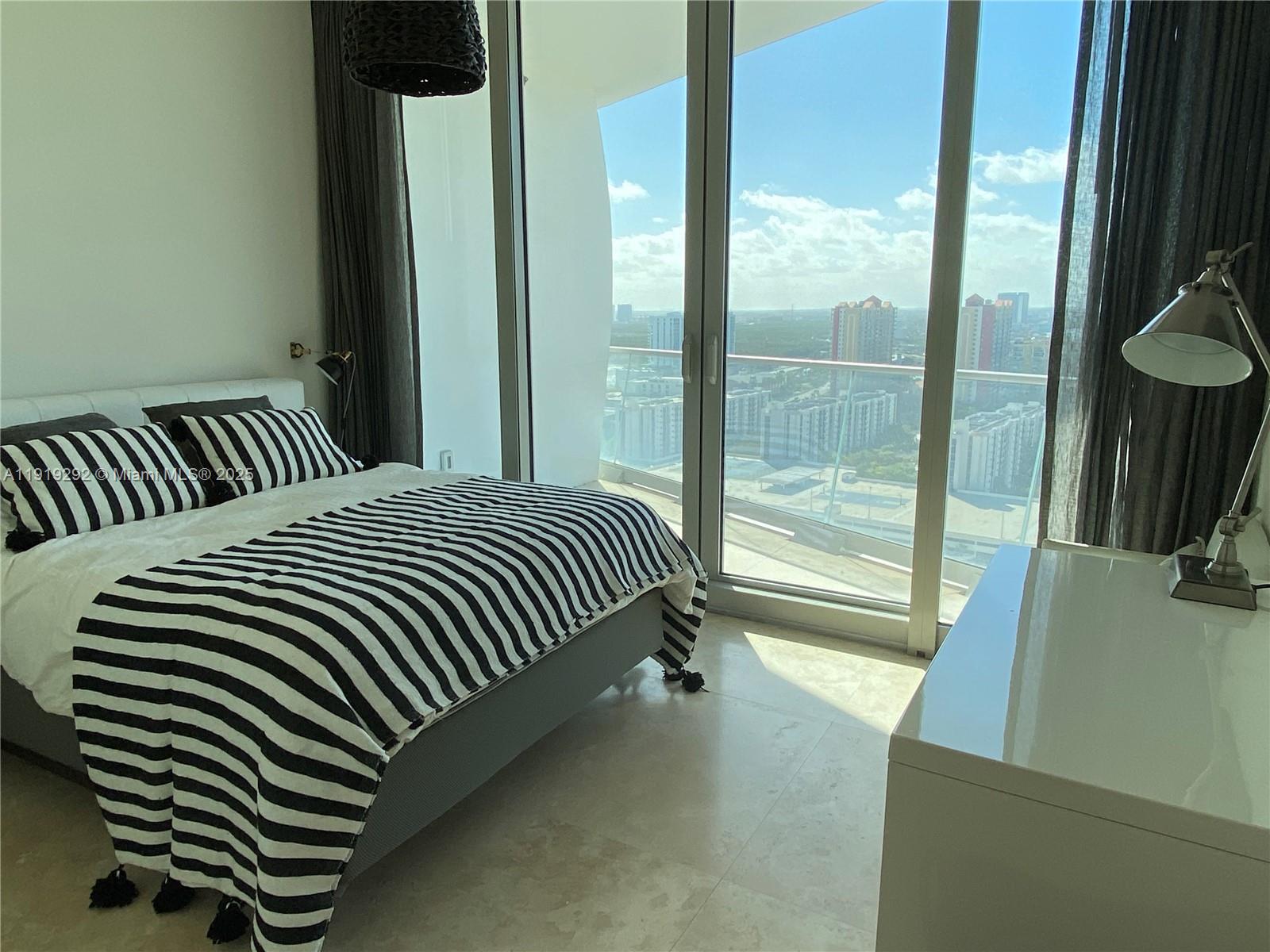 JADE SIGNATURE CONDO - Residential