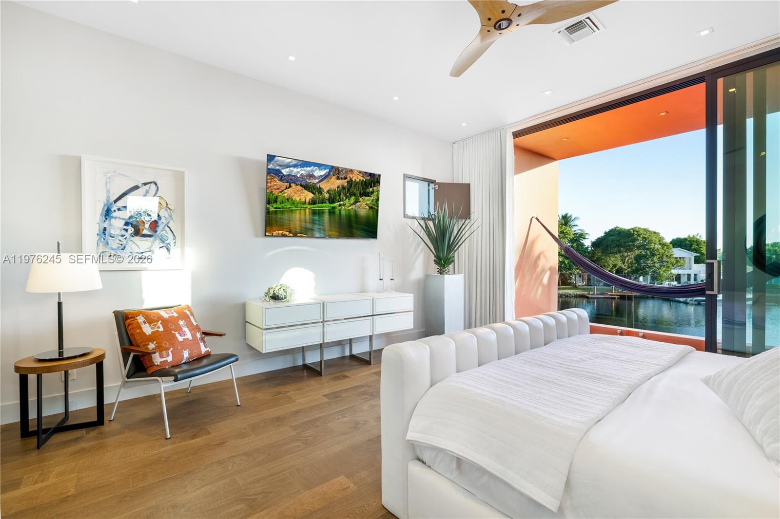 SOUTH CORAL POINT - Residential