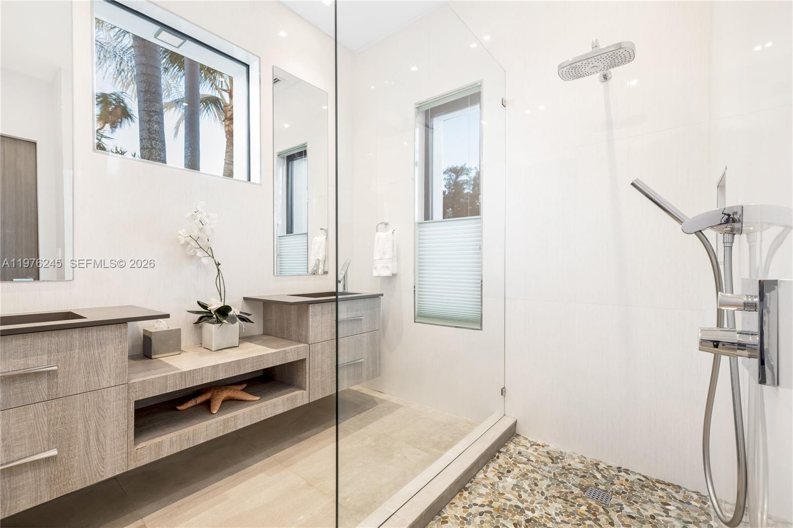 SOUTH CORAL POINT - Residential