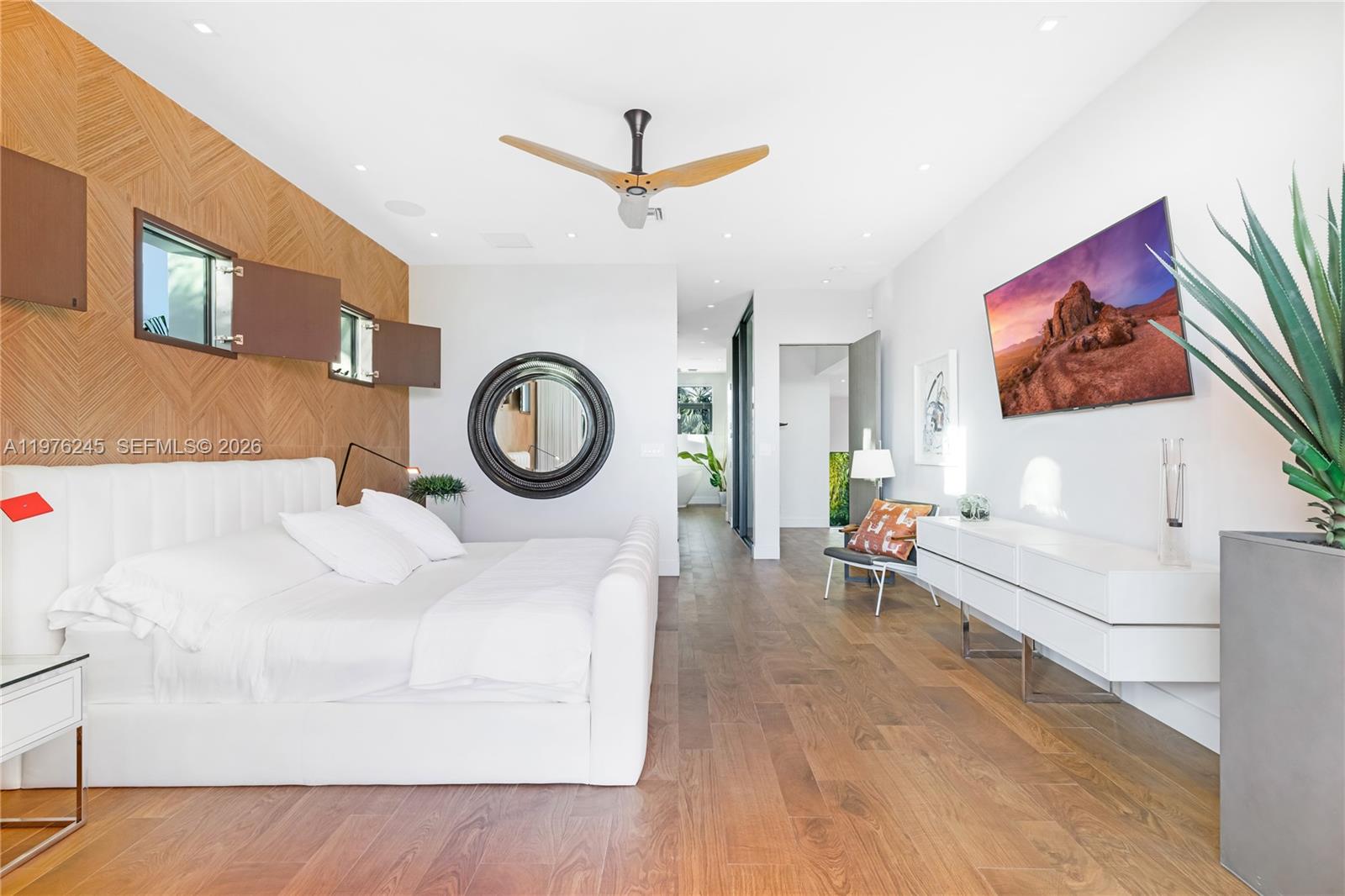 SOUTH CORAL POINT - Residential