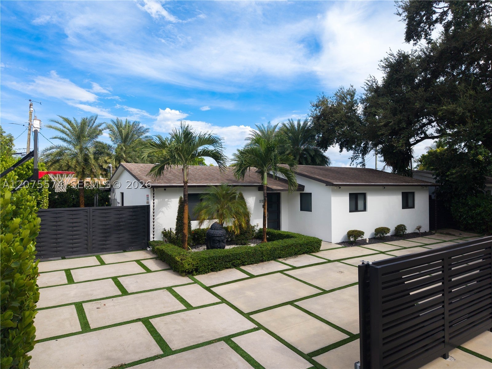 1721 SW 96th Ave