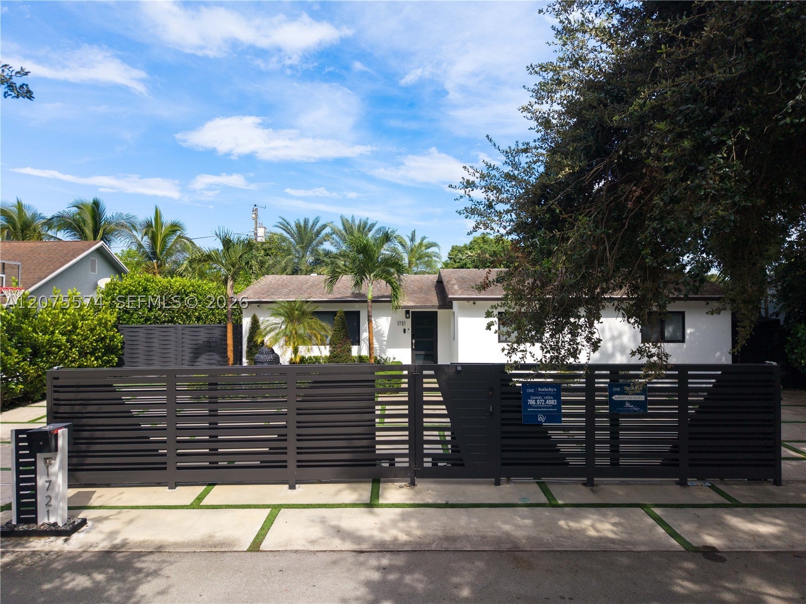 1721 SW 96th Ave