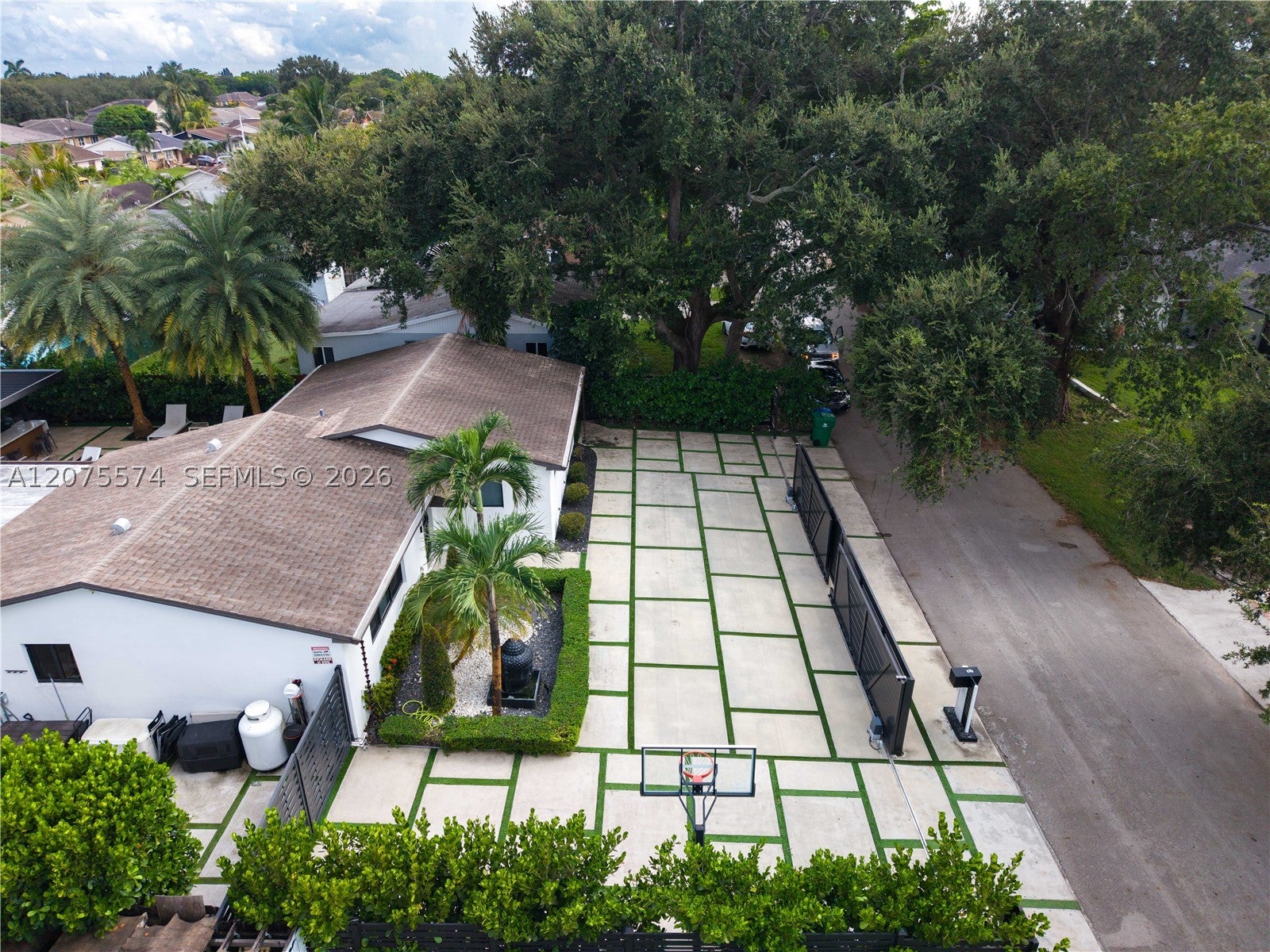 1721 SW 96th Ave