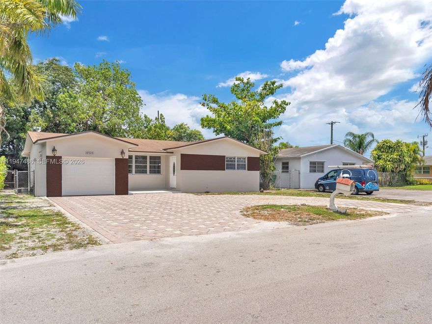 Amazing 3/2 home, well-maintained, bright, and centrally located. Features a remodeled kitchen, updated bathrooms, and a spacious lot with a round driveway offering plenty of parking. This home also qualifies for down payment assistance programs.