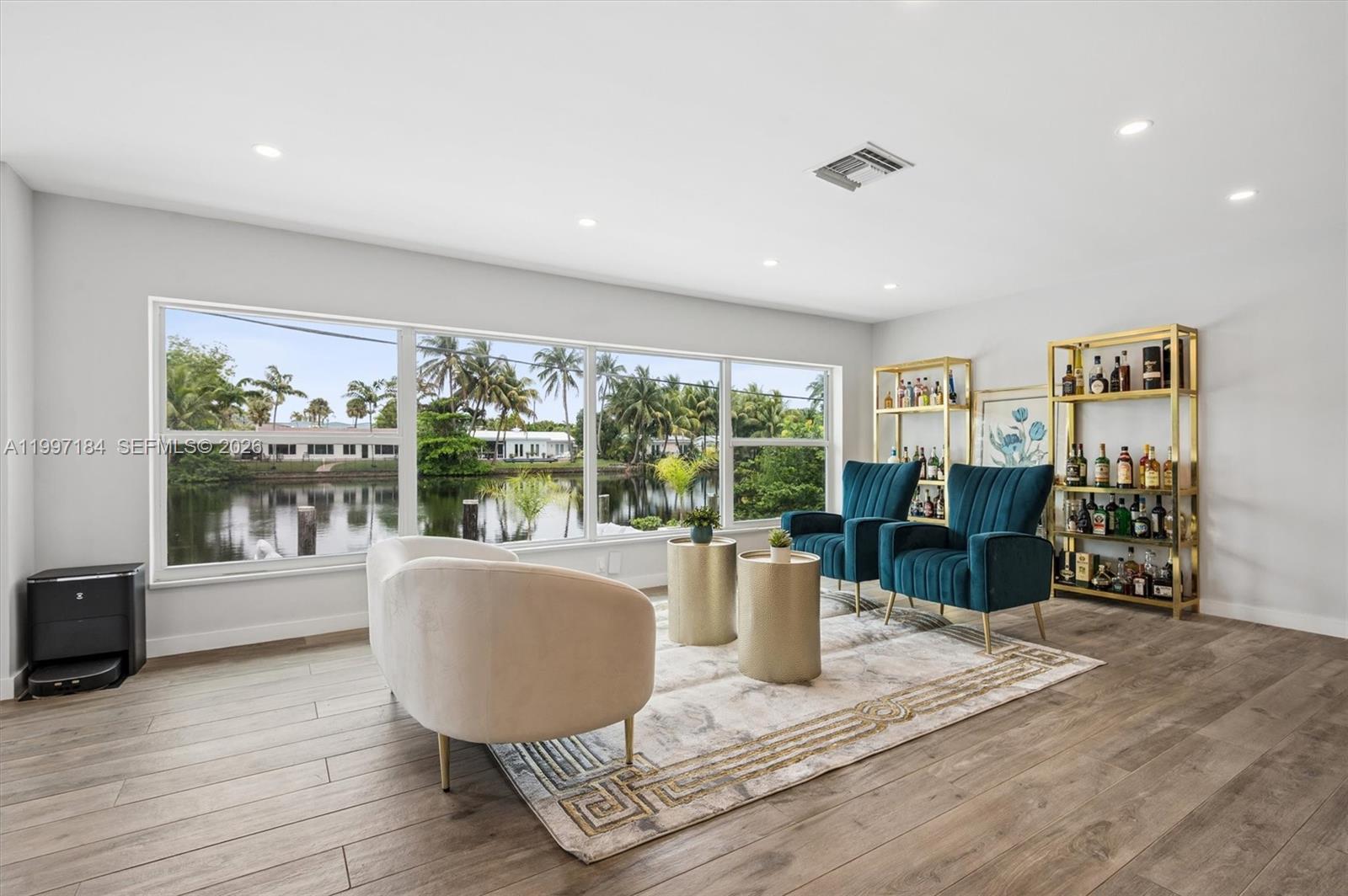 JENADA VILLAS - Residential