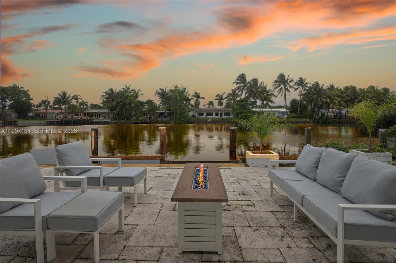 JENADA VILLAS - Residential