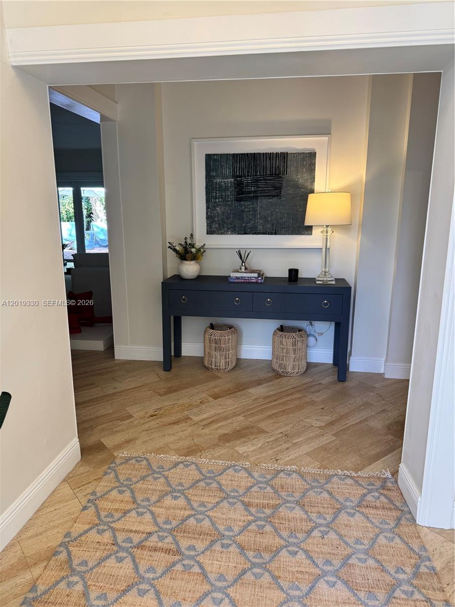 125 W Sunrise Ave
