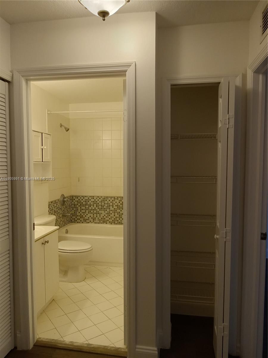 VENETIA GARDENS CONDO - Residential Lease