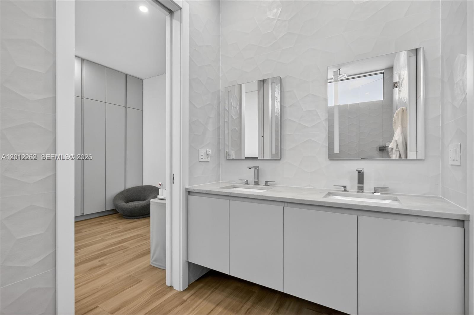 GREYKNOLL ESTATES - Residential