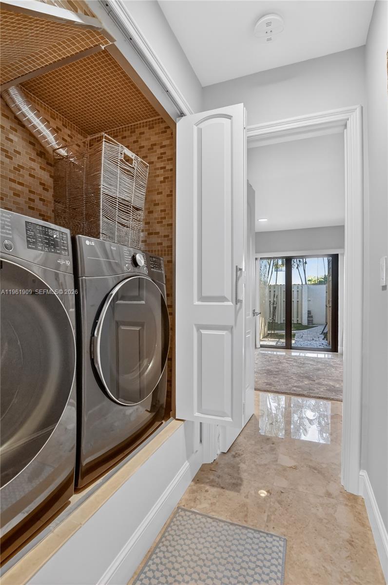 WOODLET CONDO - Residential