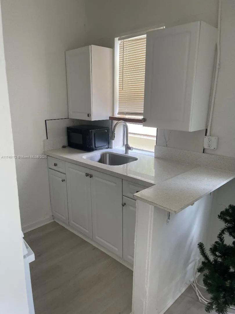 Miami, Florida 33129, United States, 2 Bedrooms Bedrooms, ,1 BathroomBathrooms,Residential,Active,77347