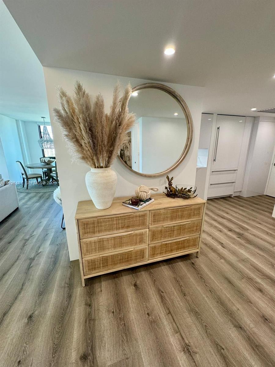 TOWERS OF KEY BISCAYNE CO - Residential Lease