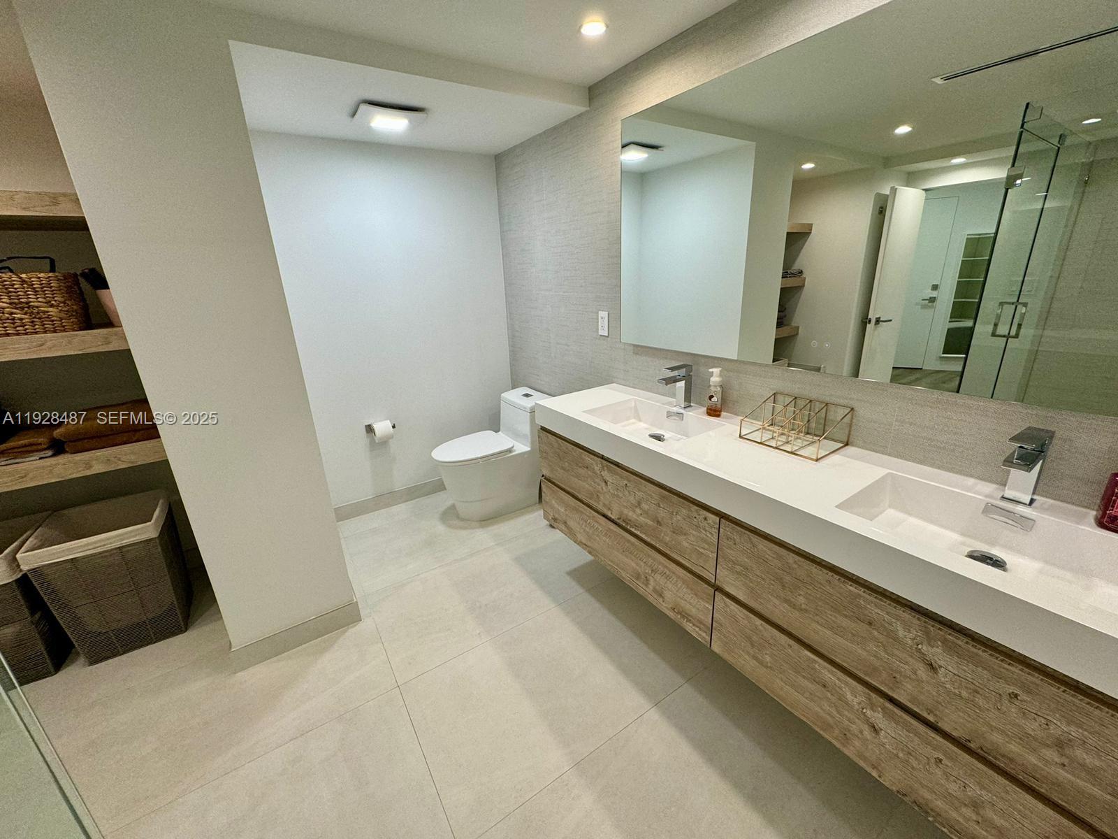 TOWERS OF KEY BISCAYNE CO - Residential Lease