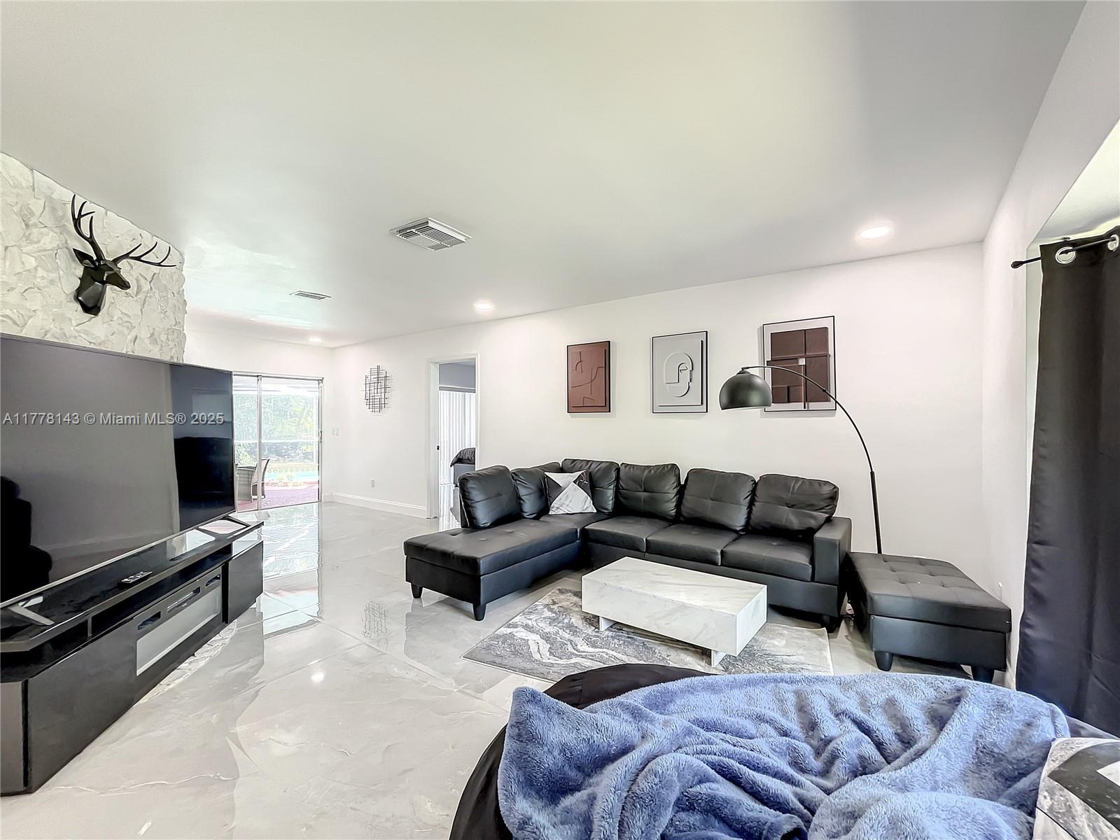1751 SW 30th Pl