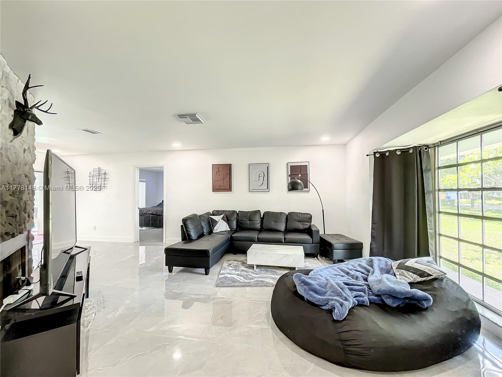 1751 SW 30th Pl