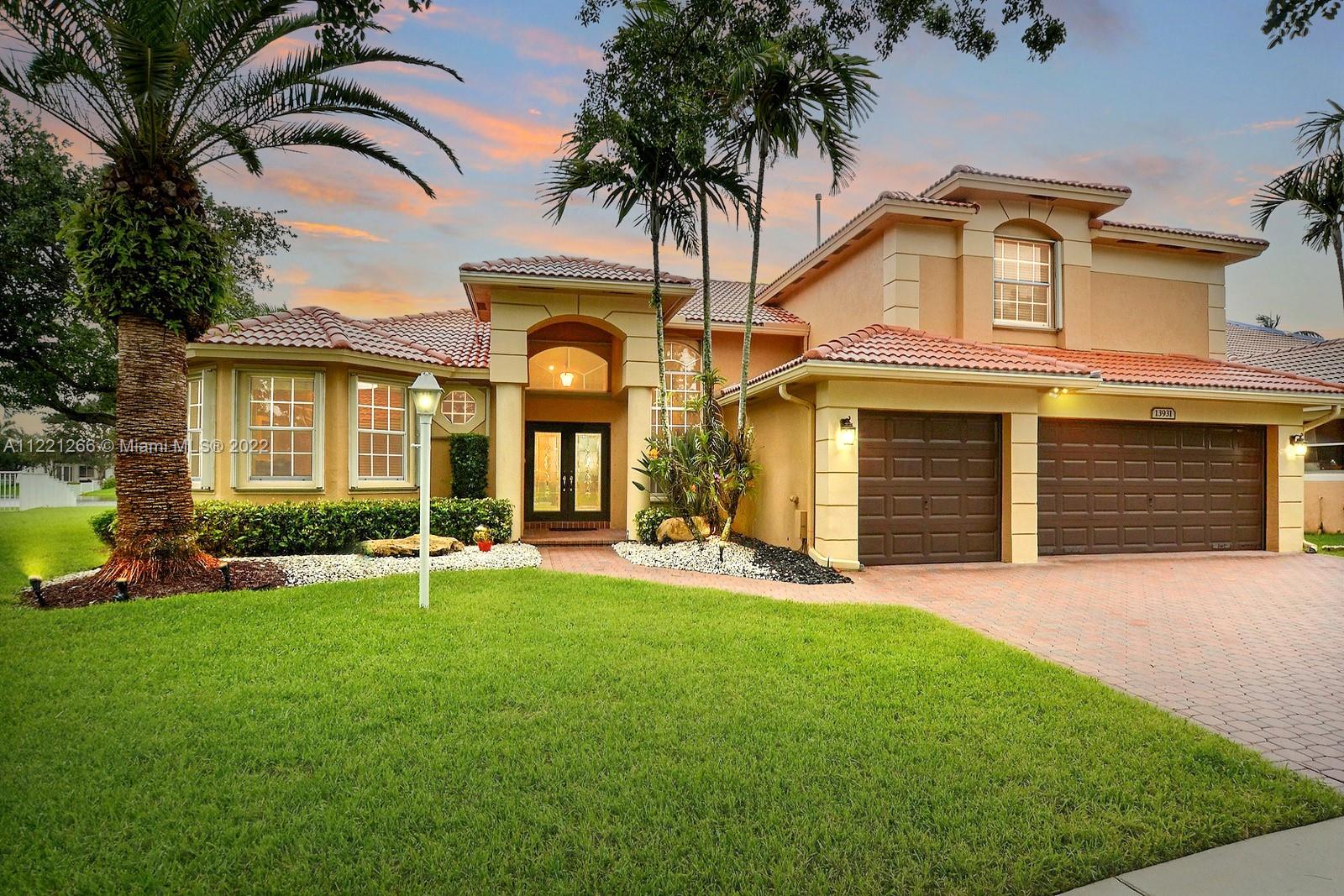 PEMBROKE FALLS - Residential