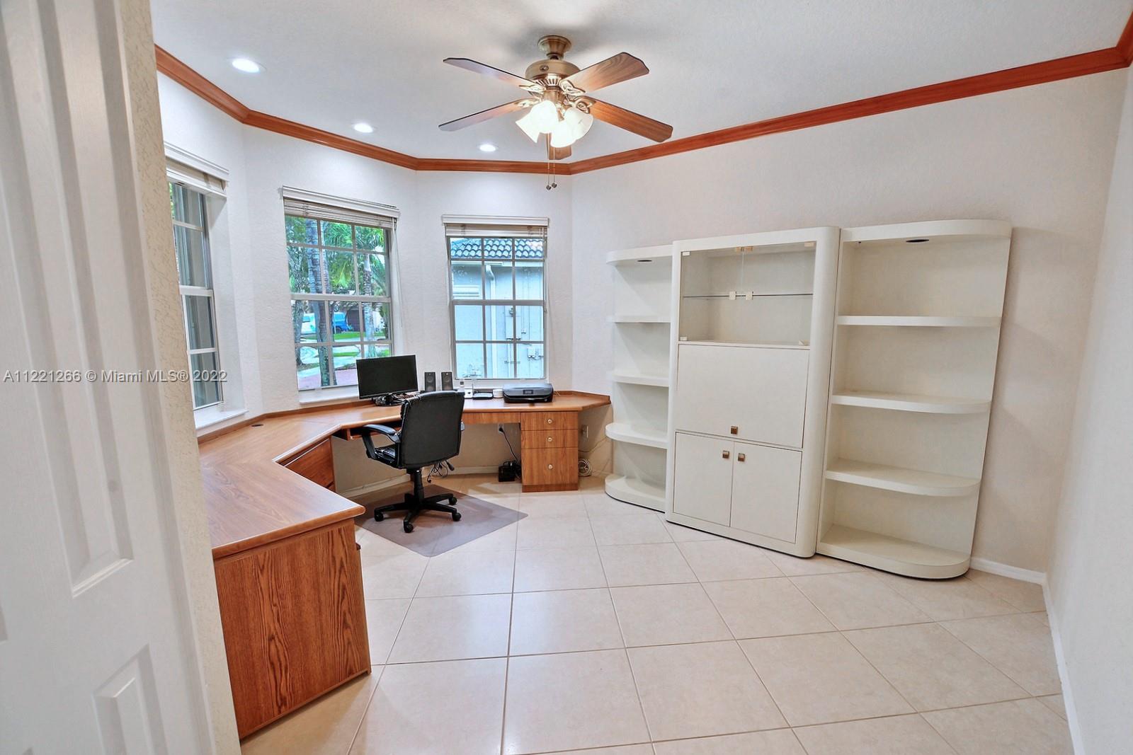 PEMBROKE FALLS - Residential