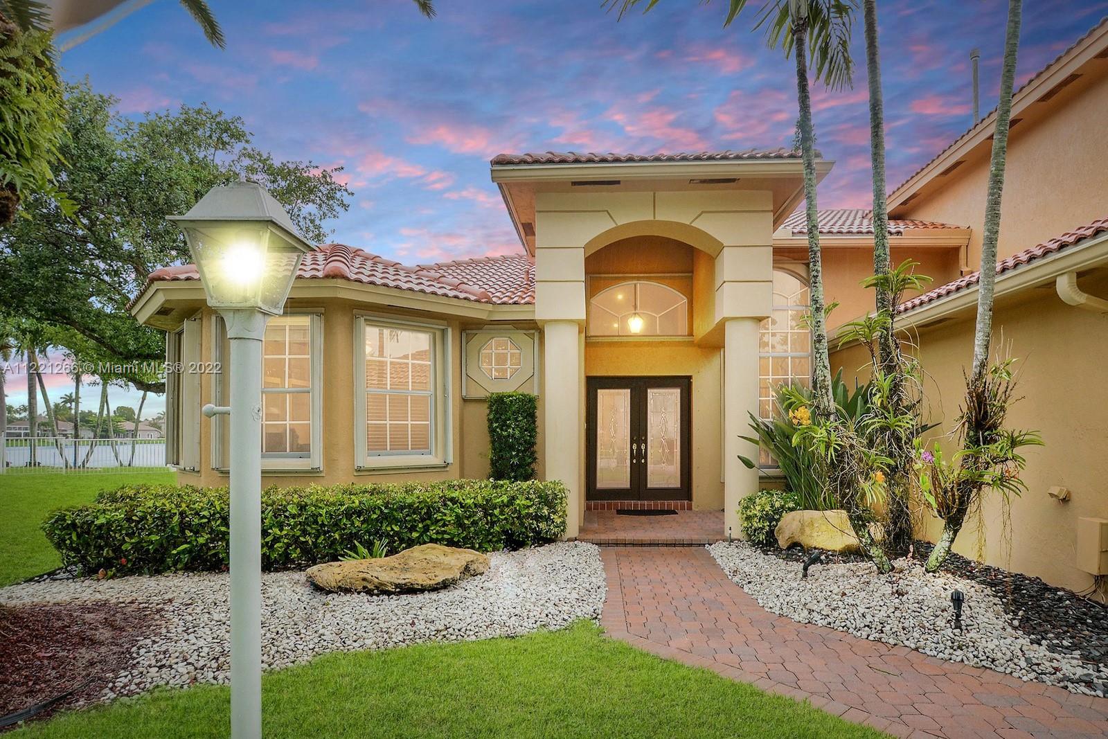 PEMBROKE FALLS - Residential