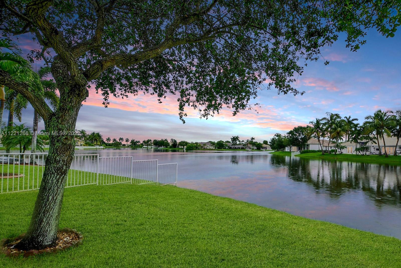 PEMBROKE FALLS - Residential