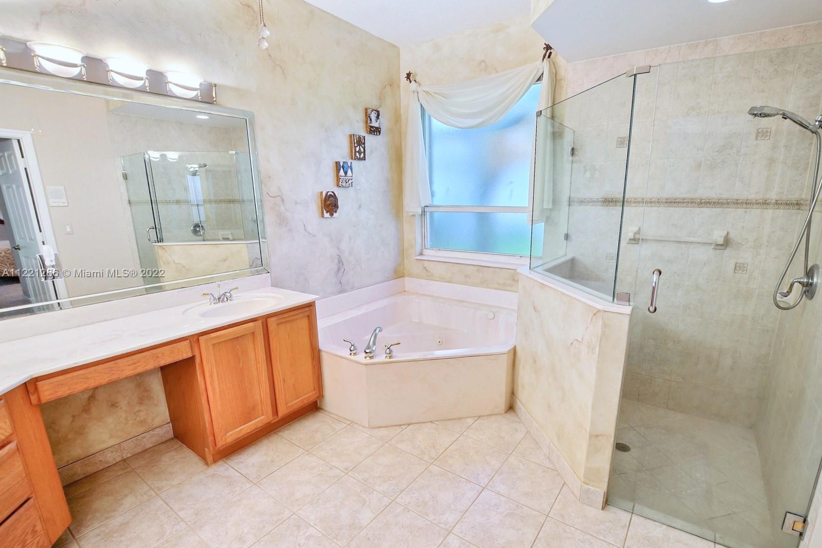 PEMBROKE FALLS - Residential