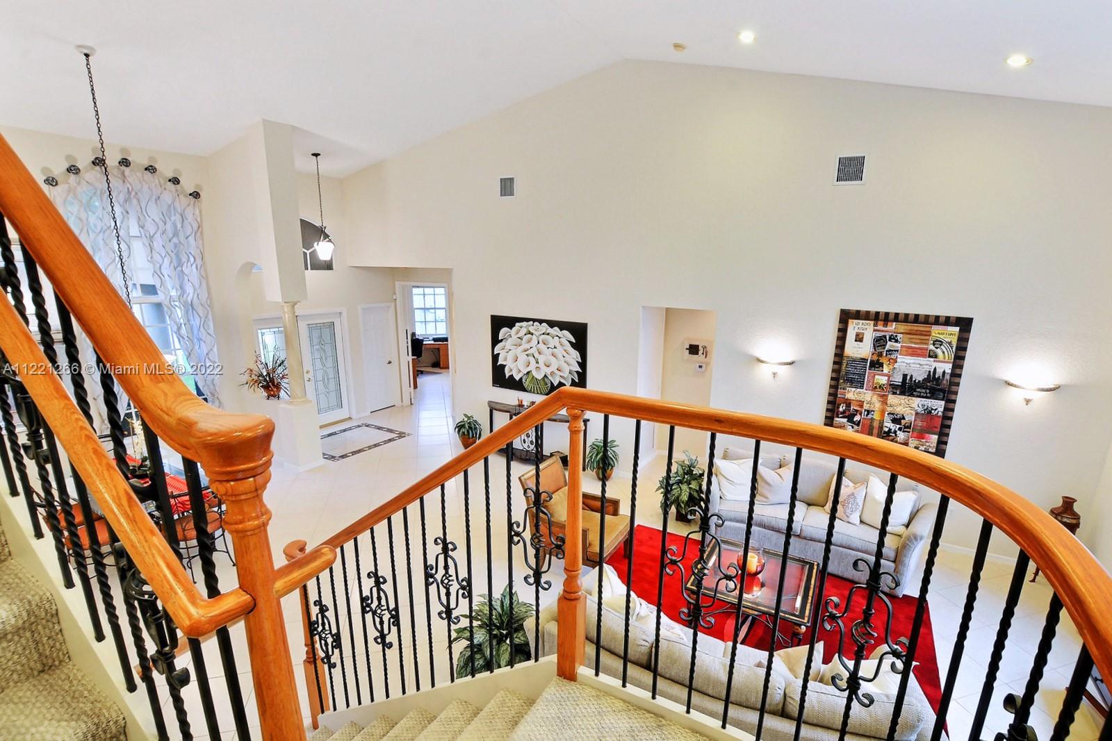 PEMBROKE FALLS - Residential